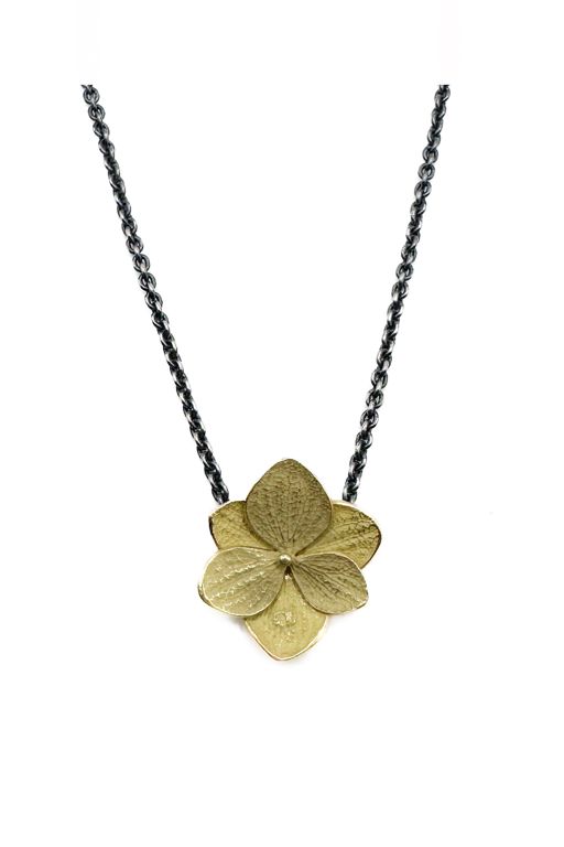 18k Gold Hydrangea Pendant Necklace