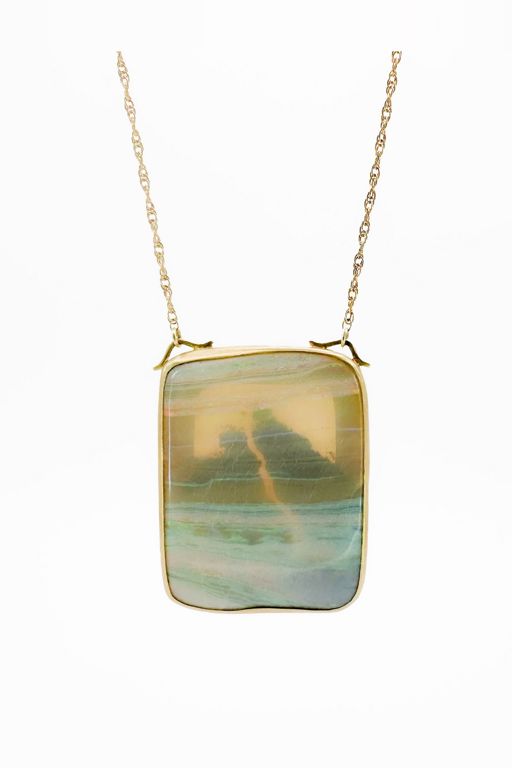 18k Gold Opal Pendant Necklace