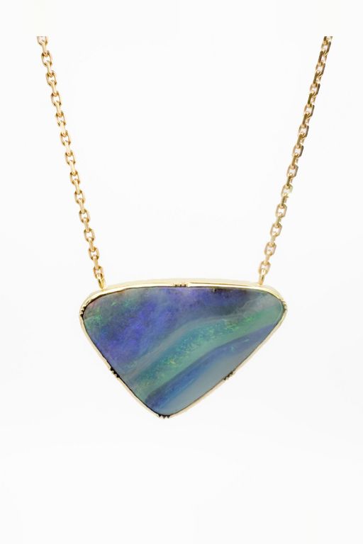 18k Gold Opal Pendant Necklace