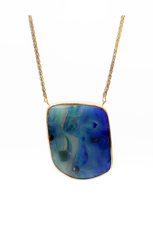18k Gold Opal Pendant Necklace