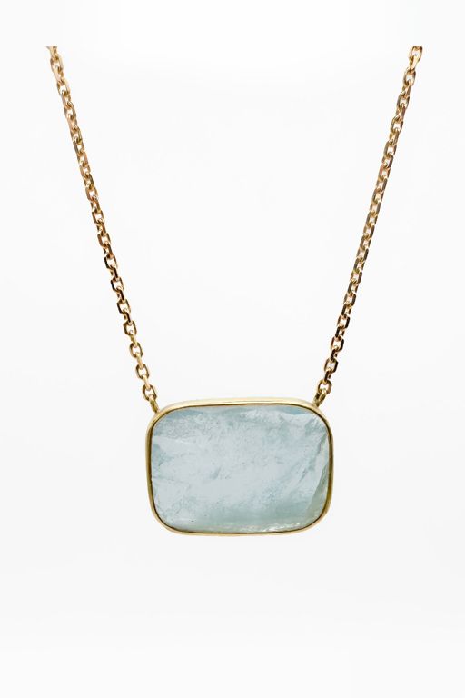 18k Gold Aquamarine Pendant Necklace