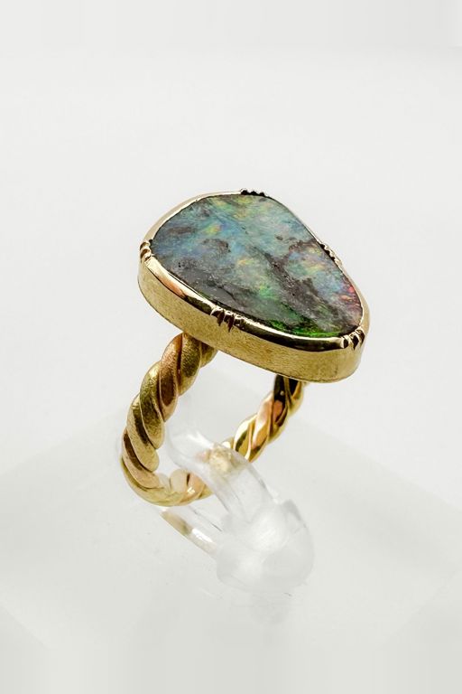 18k Yellow Gold Opal Ring