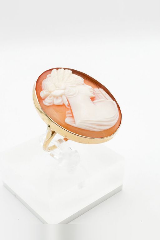 14k Gold Cameo Ring