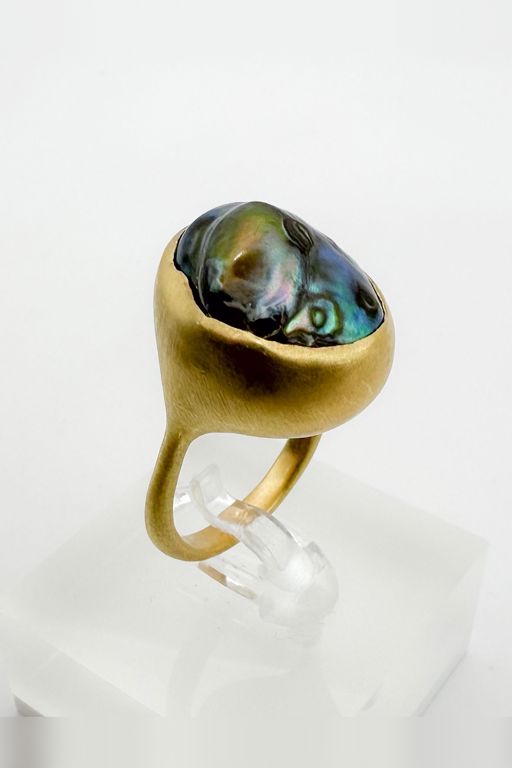 18k Gold Pearl Ring