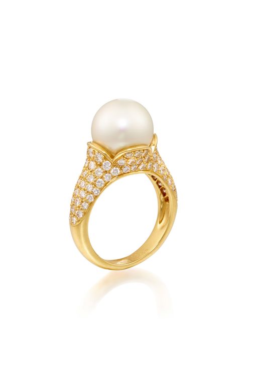 18k Gold Pearl and Diamond Ring