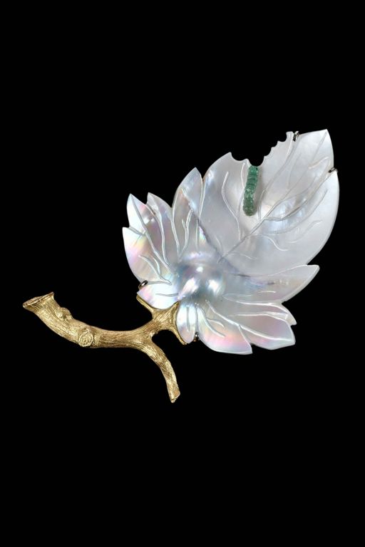 18k Gold Mother of Pearl Brooch