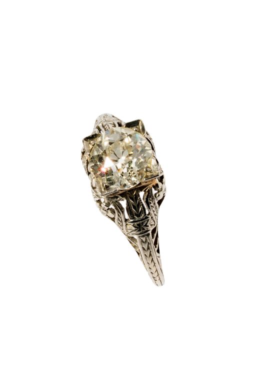 18k White Gold Diamond Ring