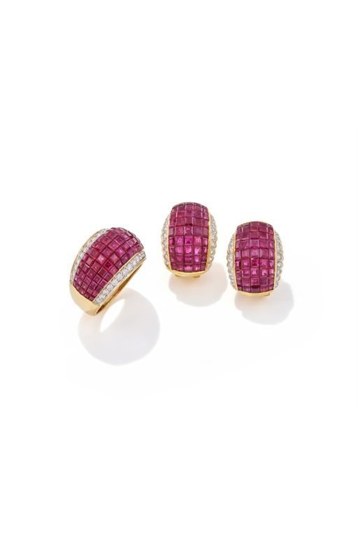 18k Gold Ruby and Diamond Jewelry Set