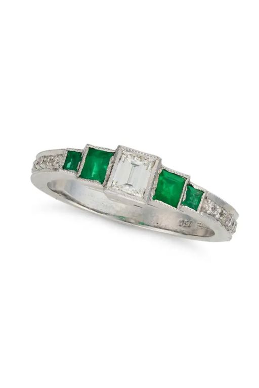 18k Gold Diamond and Emerald Ring