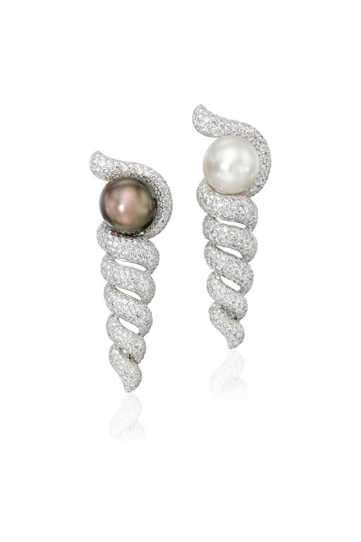 Pair of 18k Gold Pearl and Diamond Brooches