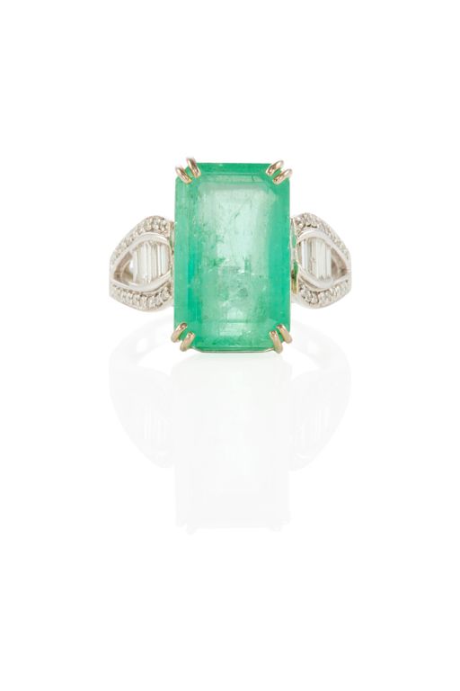 18k Gold Emerald and Diamond Ring