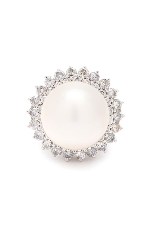 18k Gold Pearl and Diamond Ring