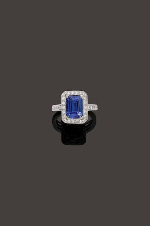 18k Gold Tanzanite and Diamond Ring
