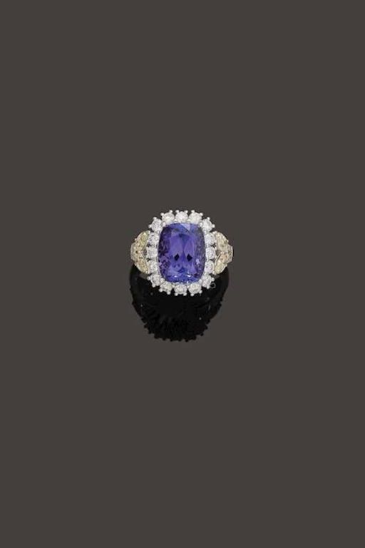 18k Gold Tanzanite and Diamond Ring