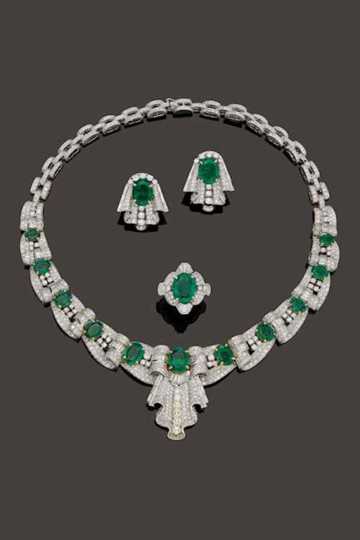 18k Gold Emerald and Diamond Jewelry Set