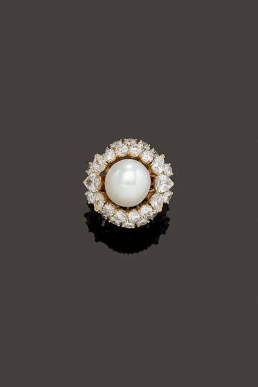 18k Gold Pearl and Diamond Ring