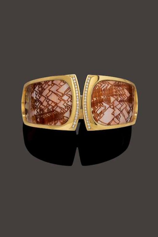 18k Gold Shell and Diamond Bracelet