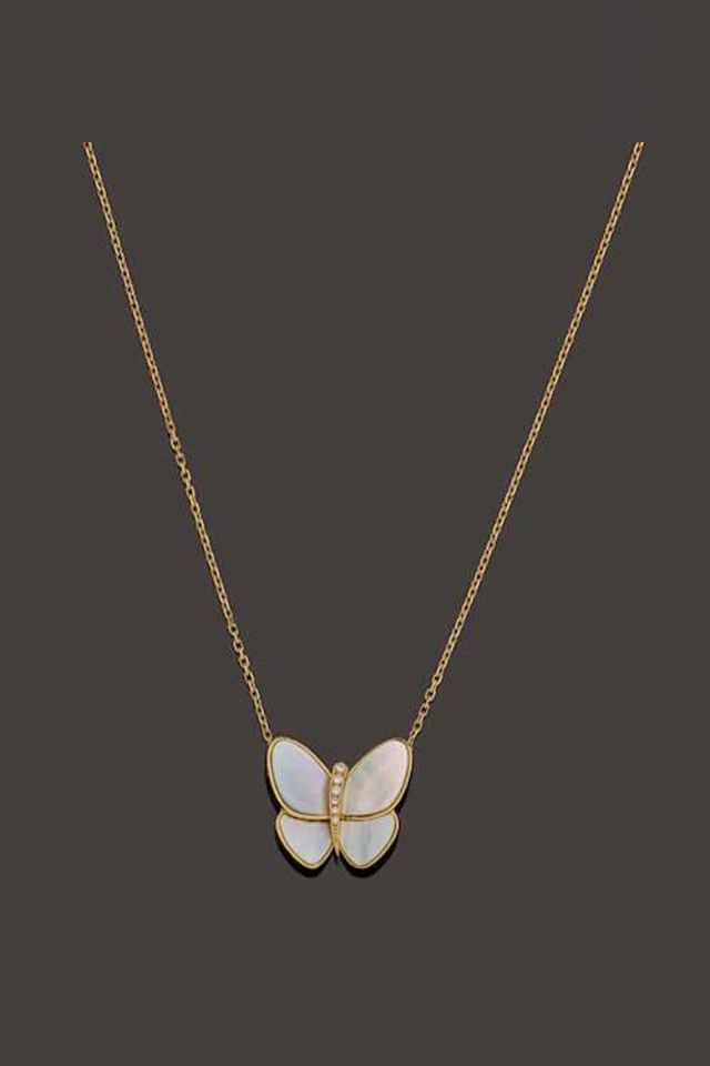 18k Gold Diamond Pendant Necklace