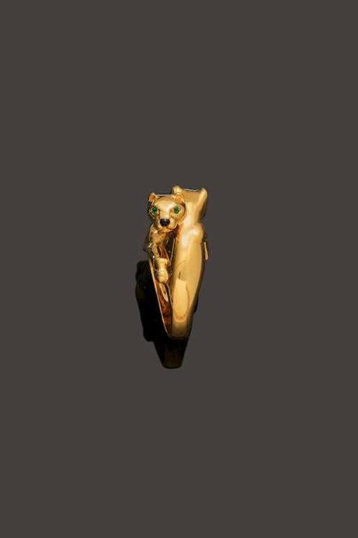 18k Gold Emerald and Onyx Ring