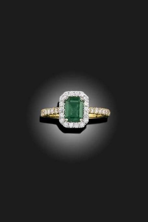 18k Gold Emerald and Diamond Ring