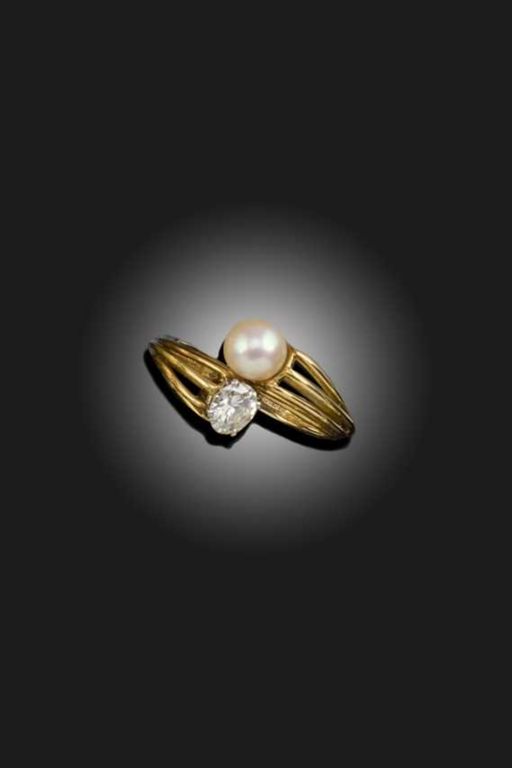 14k Gold Pearl and Diamond Ring
