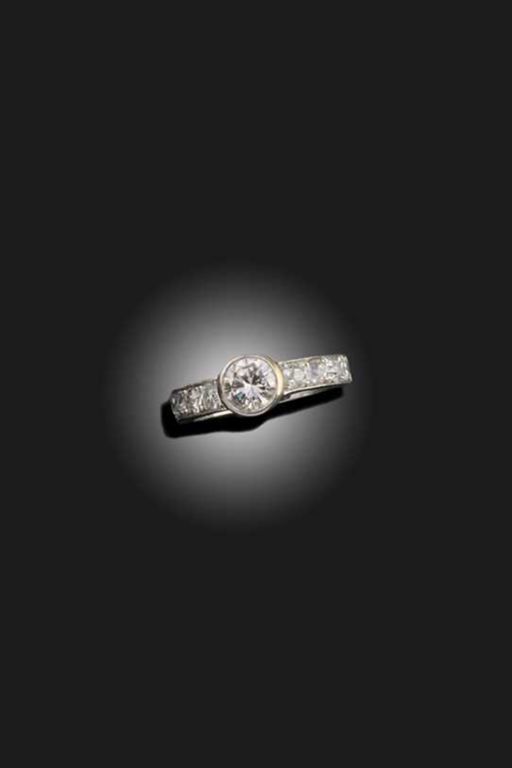 18k White Gold Diamond Ring