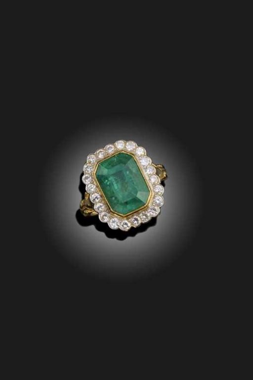 18k Gold Emerald and Diamond Ring