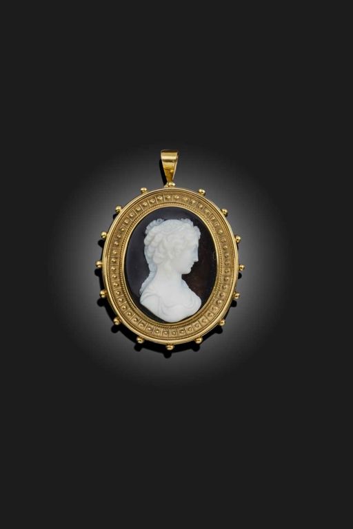 Gold Agate Pendant