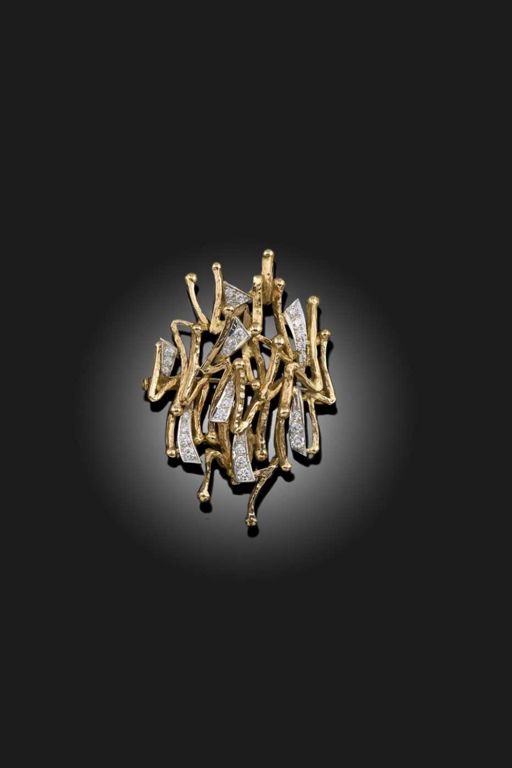 9k Gold Diamond Brooch