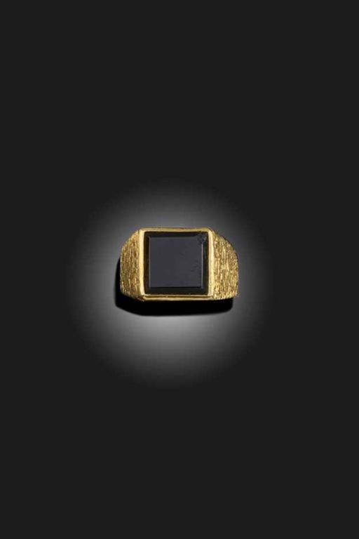 Gold Onyx Ring