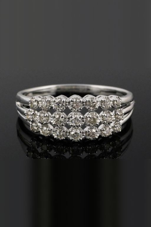 18k Gold Diamond Ring