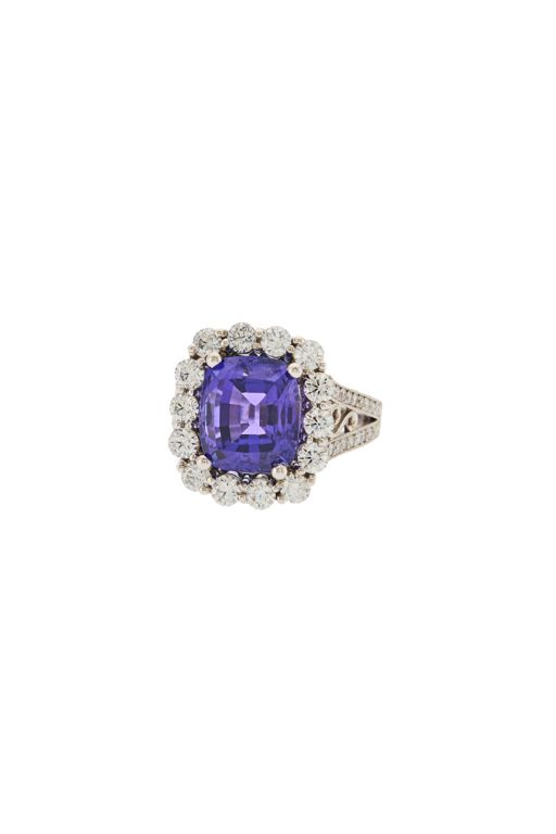 18k Gold Tanzanite and Diamond Ring
