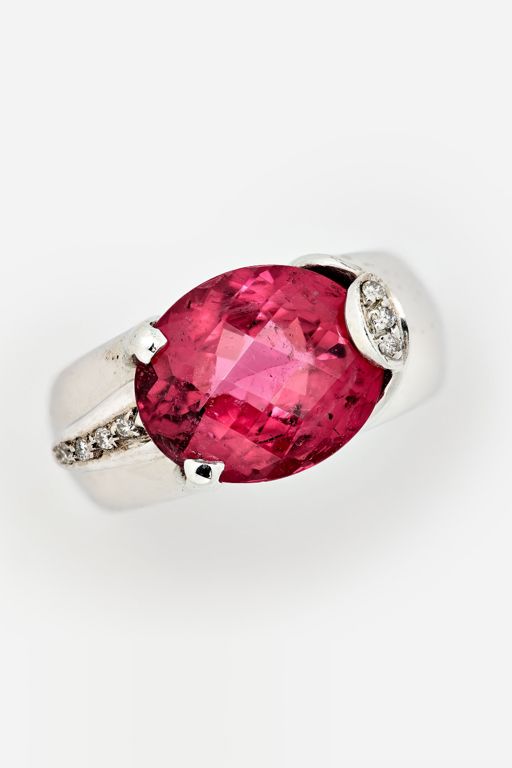 18k White Gold Tourmaline and Diamond Ring