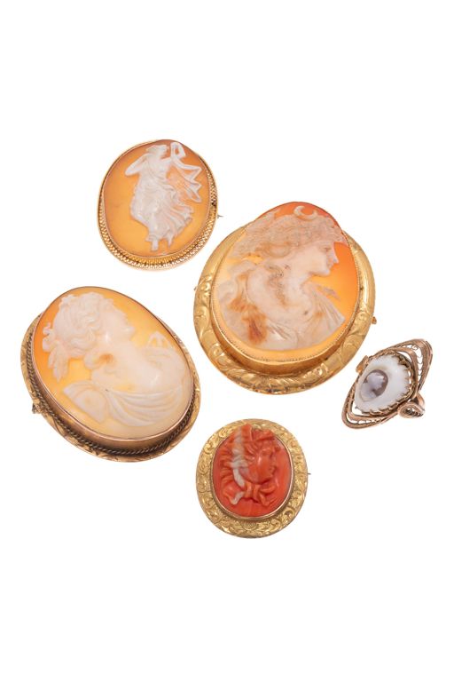 10k Gold Shell and Coral Jewelry Set