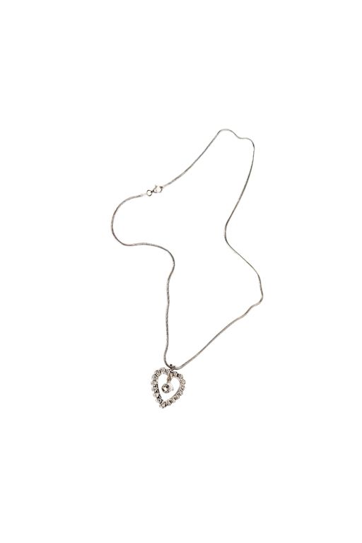 14k White Gold Diamond Heart Pendant Necklace
