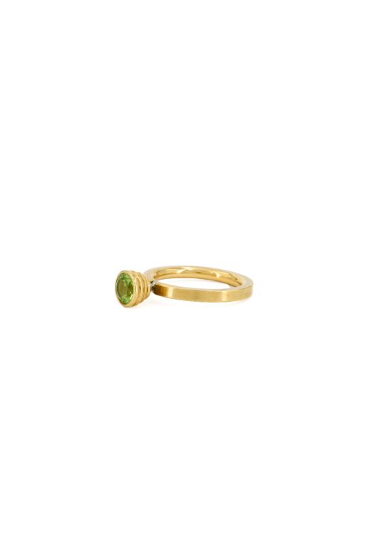 18k Yellow Gold Peridot Ring