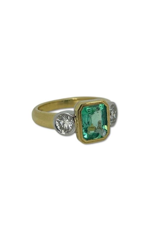18k Gold Emerald and Diamond Ring