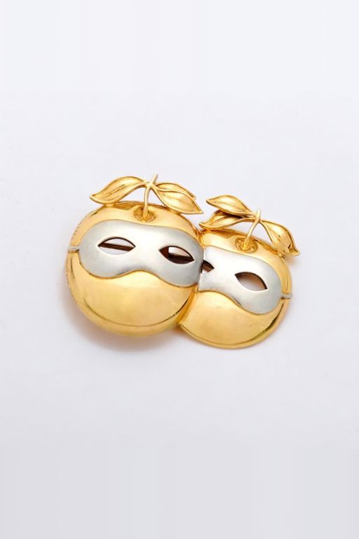 18k Gold Brooch Pendant