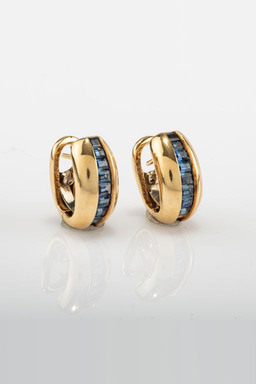 Pair of 18k Gold Sapphire Earrings