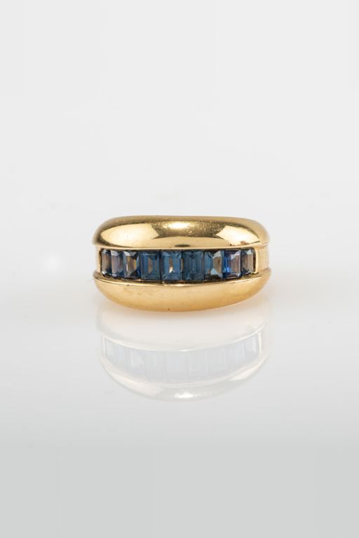18k Yellow Gold Sapphire Ring