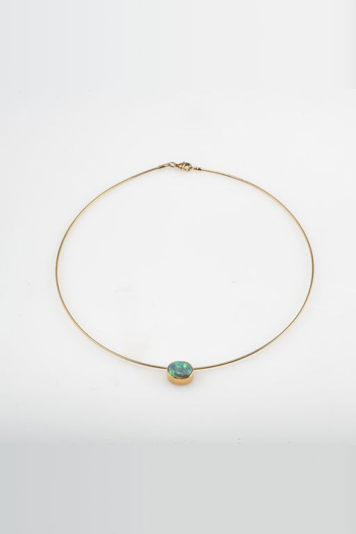 18k Gold Opal Pendant Necklace