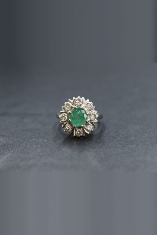 18k White Gold Emerald and Diamond Cluster Ring