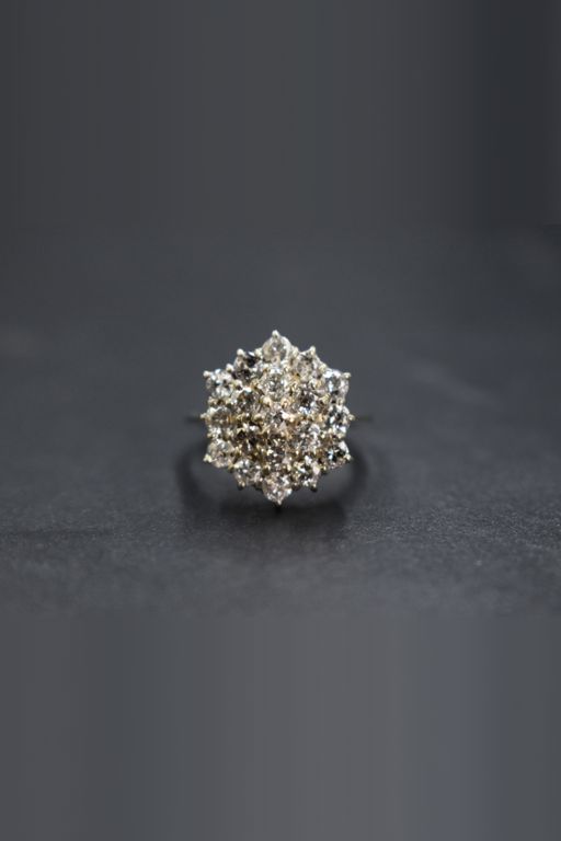 18k White Gold Diamond Cluster Ring