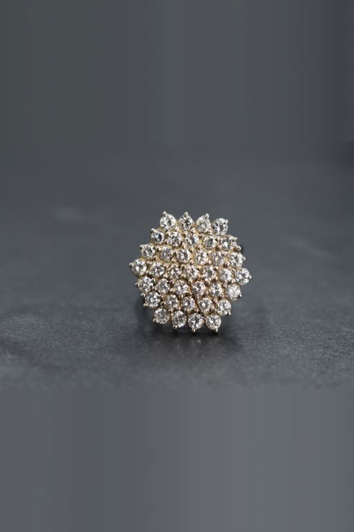 18k White Gold Diamond Cluster Ring