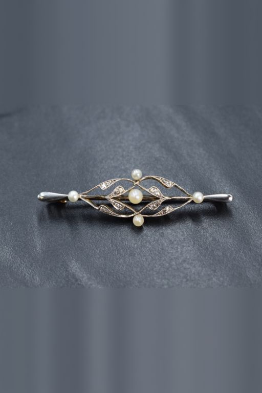 15k Gold and Platinum Pearl and Diamond Bar Brooch