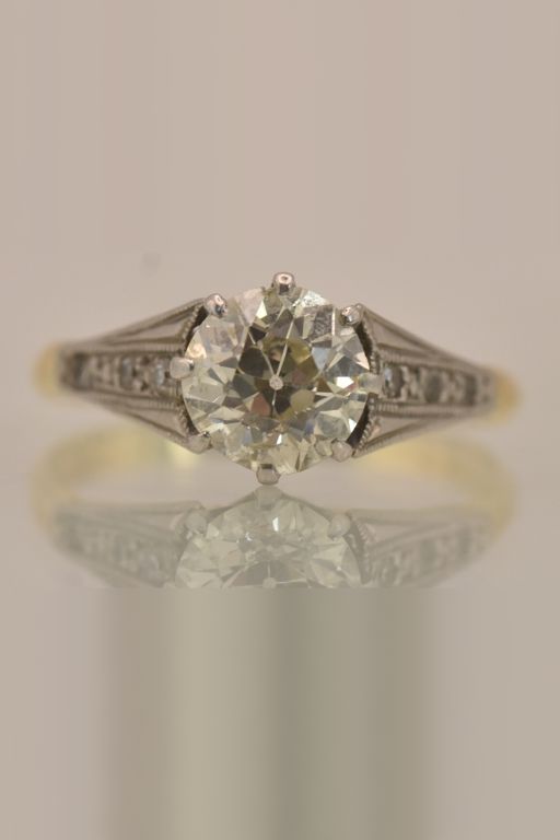 18k Gold Diamond Ring
