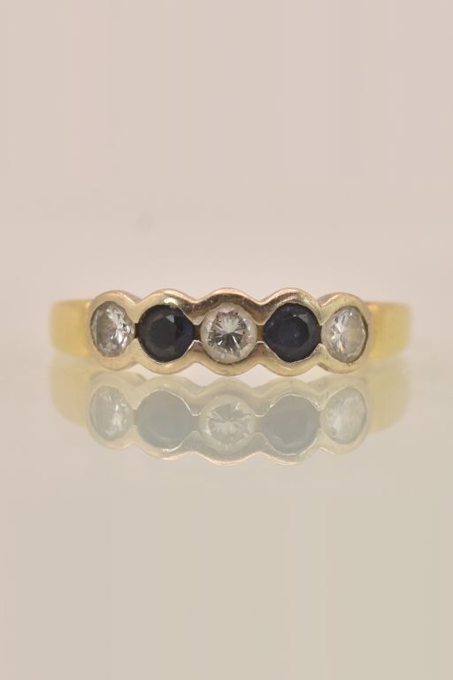 18k Gold Sapphire and Diamond Ring