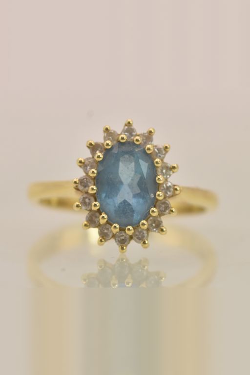 18k Gold Blue Stone and Diamond Ring