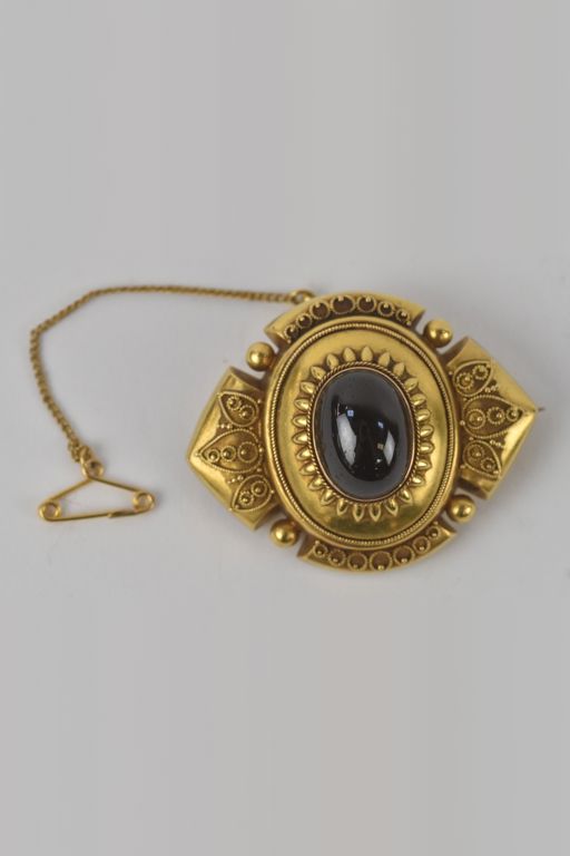 18k Gold Garnet Brooch