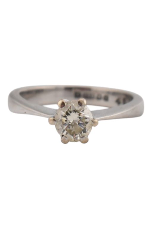 18k White Gold Diamond Solitaire Ring